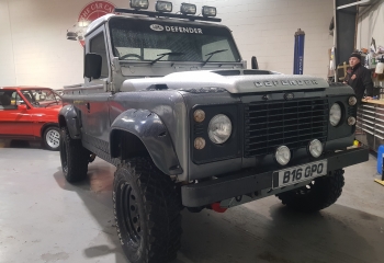 Land Rover Defender 90